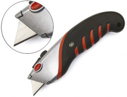 Cúter Q-Connect metálico cuchilla ancha negro y rojo